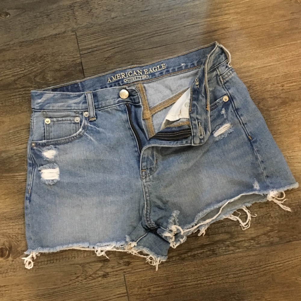 NWOT AEO Mom Jean Shorts